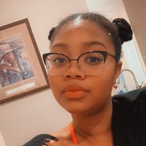 Meet your Posher, Ayana